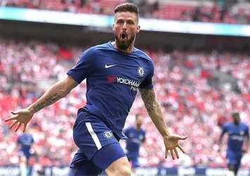 Giroud bir yıl daha Chelsea'de