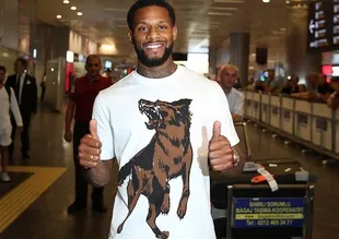 Fenerbahçe'nin yeni transferi Jeremain Lens İstanbul'da