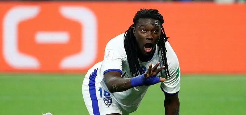 Al Hilal Gomis'in sözleşmesini 2 yıl uzattı