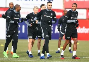 Beşiktaş, Fenerbahçe'ye hazırlanıyor