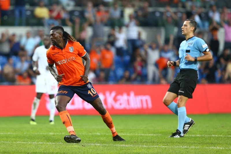 Adebayor’dan Başakşehir’e Galatasaray resti!