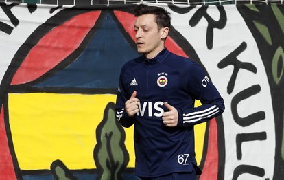 Son dakika spor haberi: Fenerbahçe’nin yıldız oyuncusu Mesut Özil’den anlamlı hareket!