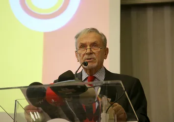 Cengiz Özyalçın destek turunda