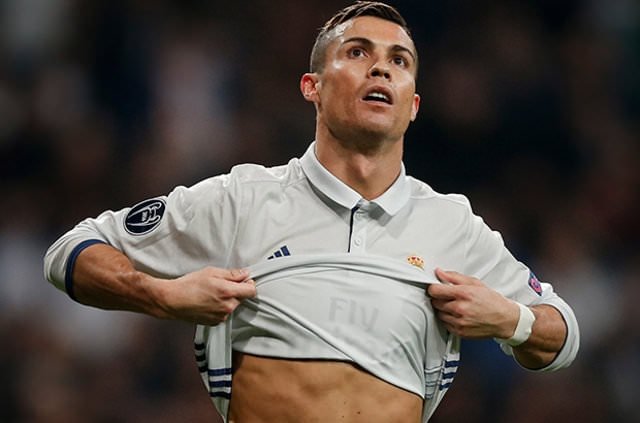 Ronaldo’nun yıllık geliri dudak uçuklattı!
