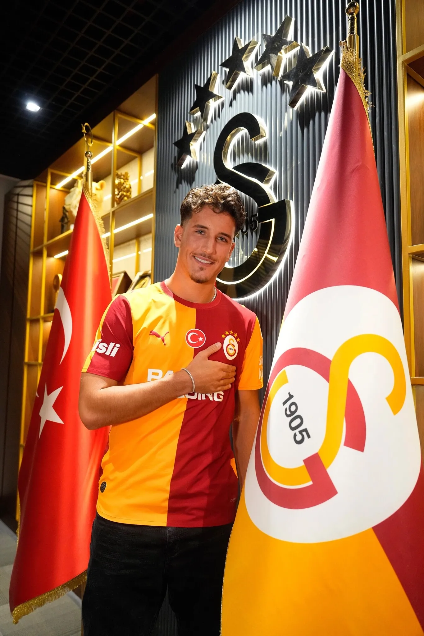 Galatasaray, Deniz Gül transferinin maliyetini KAP'a bildirdi