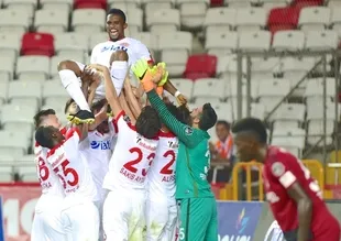Samuel Eto'o, Antalyaspor tarihine geçti