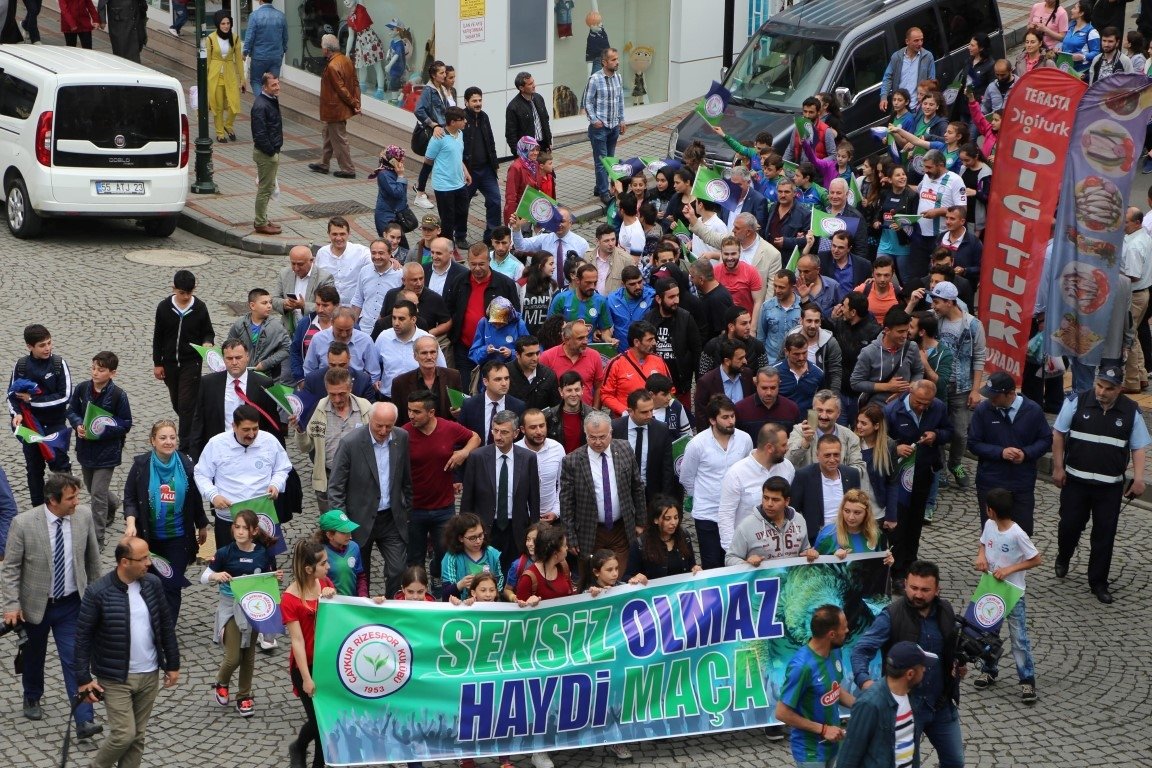 Çaykur Rizespor’a destek yürüyüşü