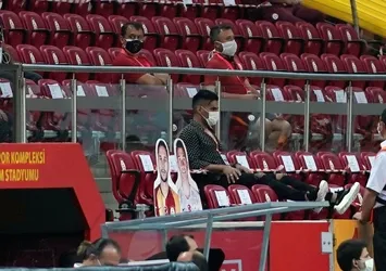 Falcao arkadaşlarını yalnız bırakmadı