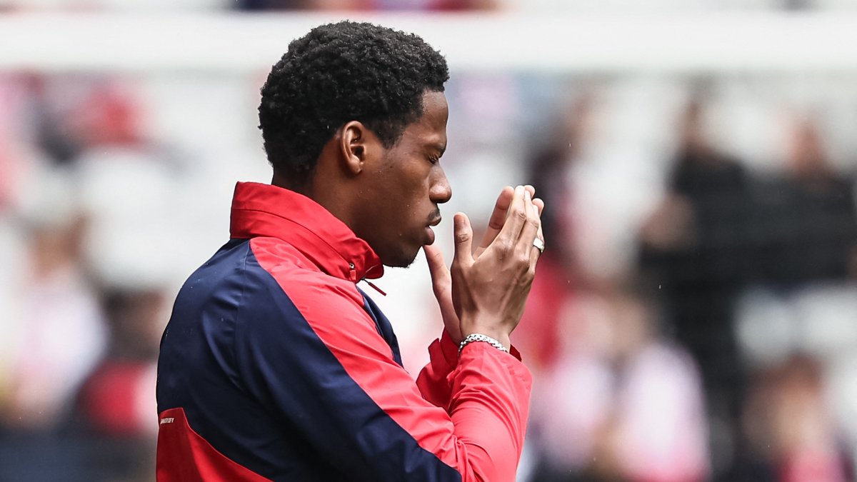 Fenerbahçe'ye transferde kötü haber! Dünya devleri sıraya girdi Fenerbahçe'ye transferde kötü haber! Dünya devleri sıraya girdi