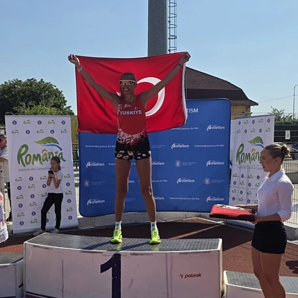 Master atlet Aycan Kurtcan, yüksek atlamada Balkan şampiyonu oldu
