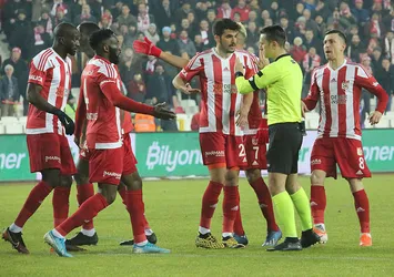 Sivasspor sarardı