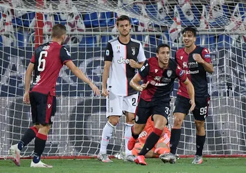 Şampiyon Juventus Cagliari'ye direnemedi