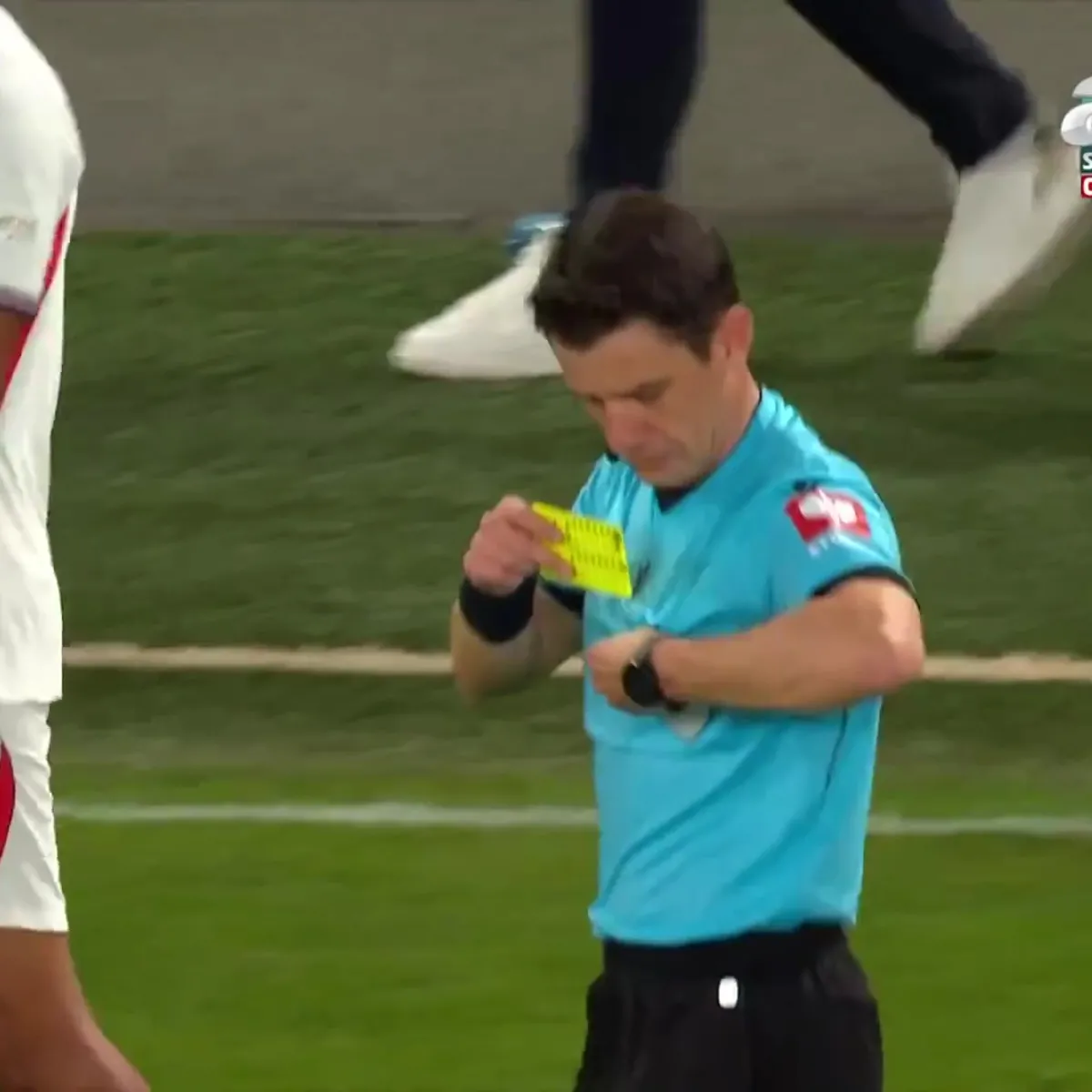 Halil Umut Meler'den kırmızı kart kararı!