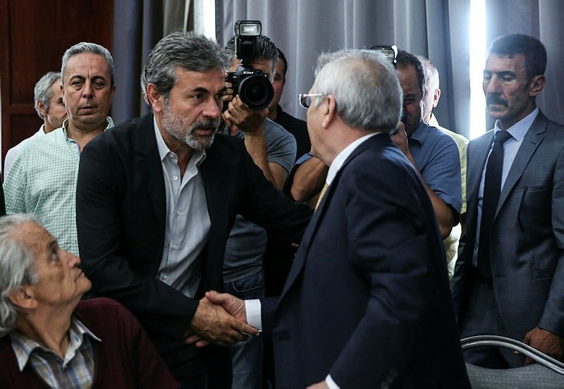 Fenerbahçe’de üç kadro dışı, iki ihtar