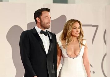 Ben Affleck ile Jennifer Lopez 2. kez nişanlandı