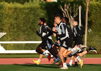 Beşiktaş'ta 2 isim daha takıma katıldı