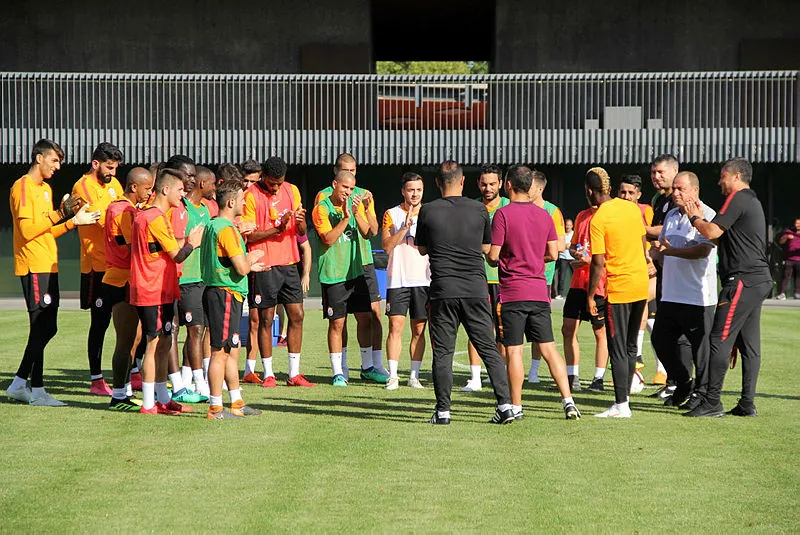 Galatasaray'ın yeni transferi Henry Onyekuru ilk antrenmanına çıktı - 1