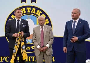 Şota Arveladze resmen Pakhtakor'da