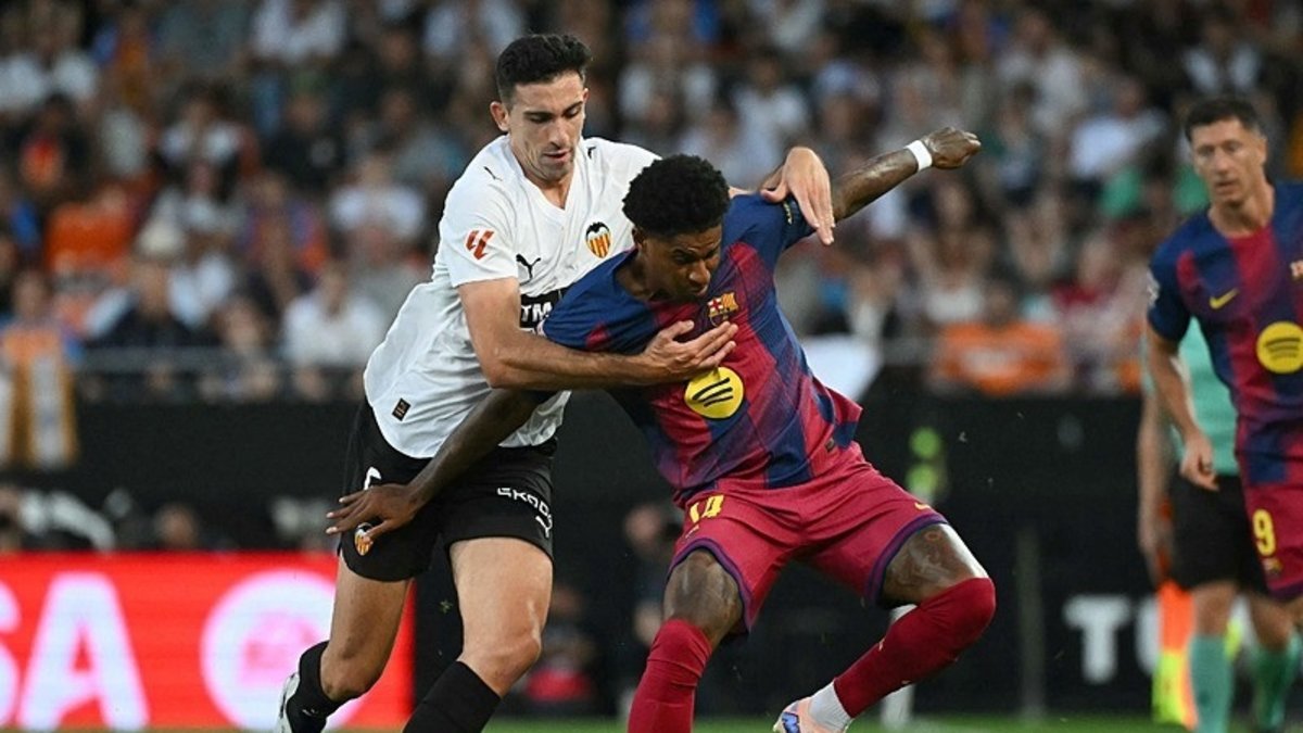 La Liga şampiyonu Barcelona deplasmanda Valencia'ya mağlup!
