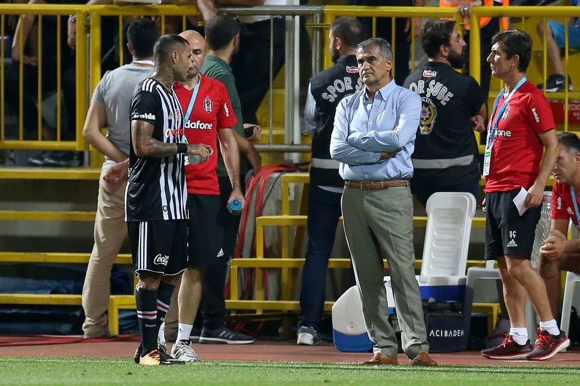 Kasımpaşa - Beşiktaş maçından kareler
