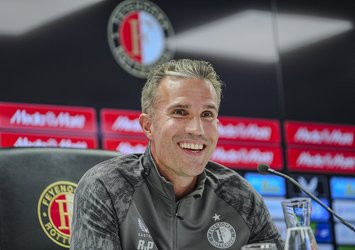 Robin van Persie: "İki çok iyi kulüp karşı karşıya"
