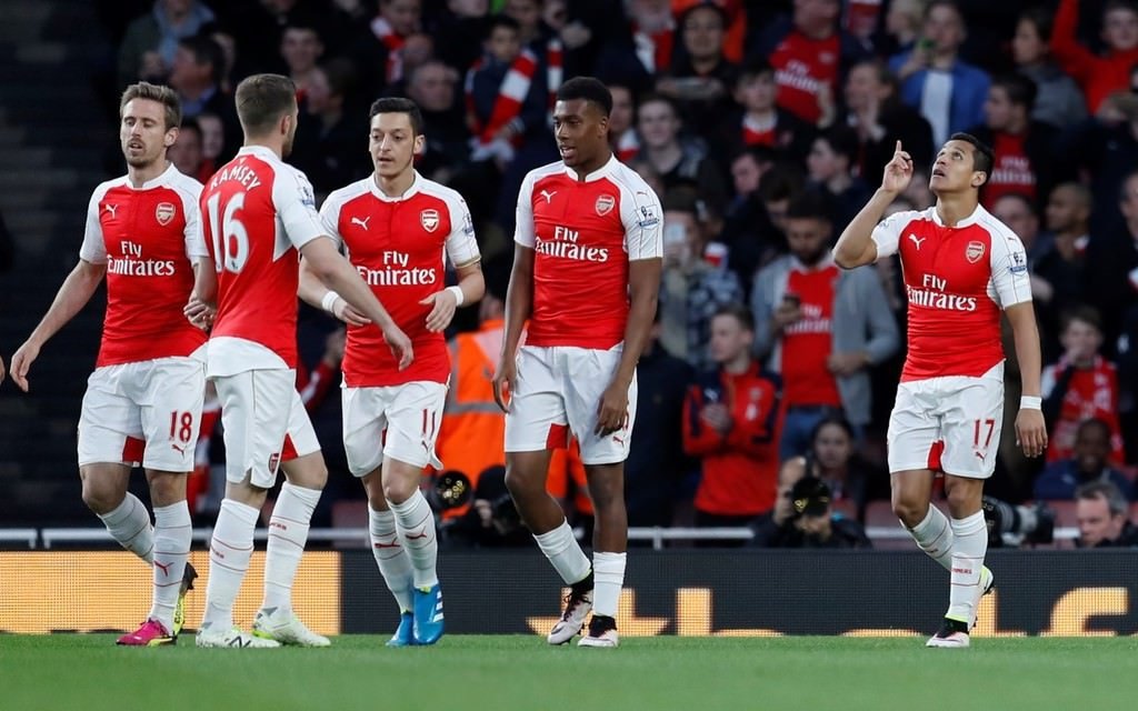 Arsenal’da yılın futbolcusu Mesut Özil