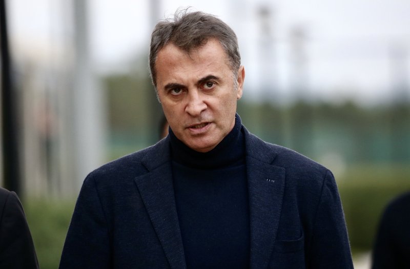 Beşiktaş taraftarlarından Burak Yılmaz ve Fikret Orman tepkisi