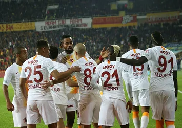 Aslan yaklaşıyor