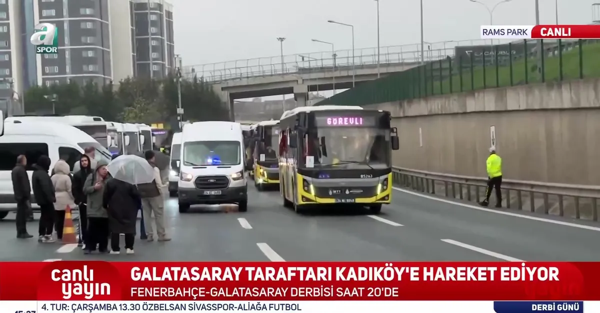 Galatasaray taraftarı Fenerbahçe maçı öncesi Kadıköy'e doğru yola çıktı