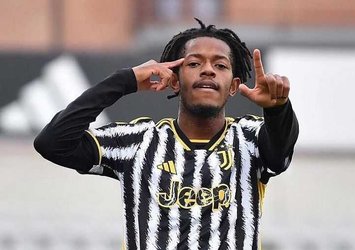 G.Saray'a 21'lik yetenek! Juventus'un göz bebeği Aslan oluyor