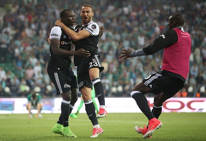 Gomis Kartal’a Demba Ba Cimbom’a