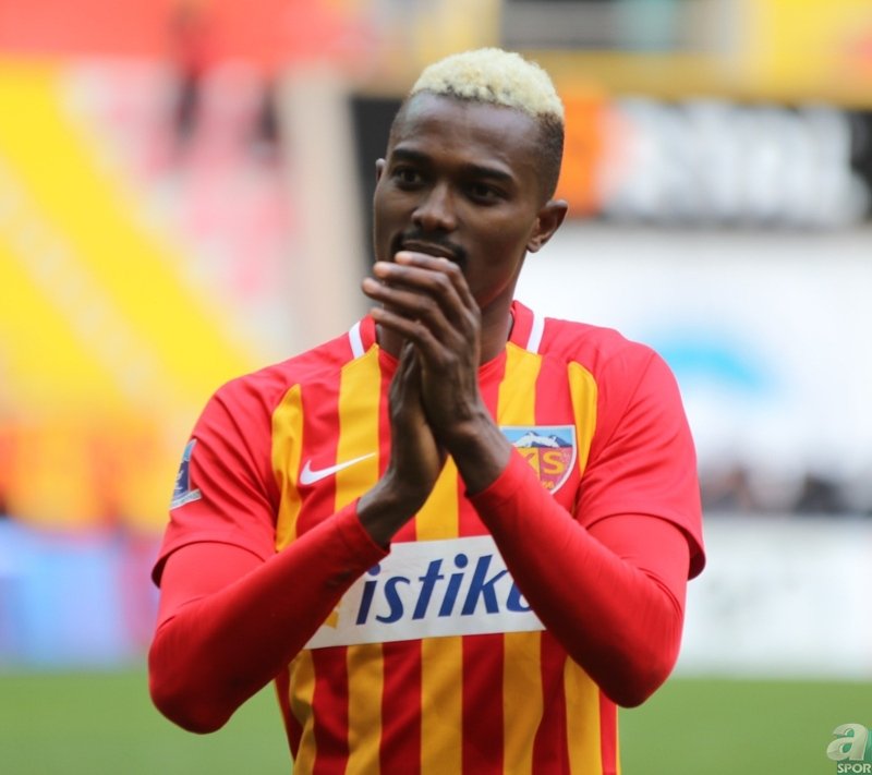 Fenerbahçe’den Mensah harekatı