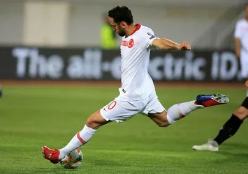 10 numara Hakan Çalhanoğlu