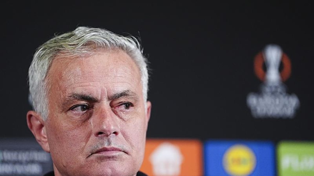 Rangers'ın Fenerbahçe galibiyeti İskoç basınında! 'Jose Mourinho'yu şaşkına çevirdi' Rangers'ın Fenerbahçe galibiyeti İskoç basınında! 'Jose Mourinho'yu şaşkına çevirdi'