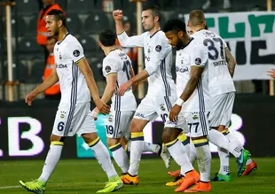 Fenerbahçe, Akhisar deplasmanında rahat kazandı