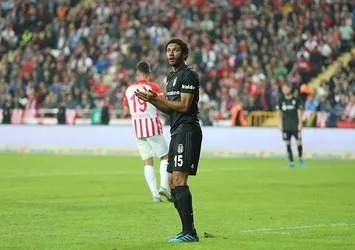 Monchi'nin Elneny ısrarı sürüyor