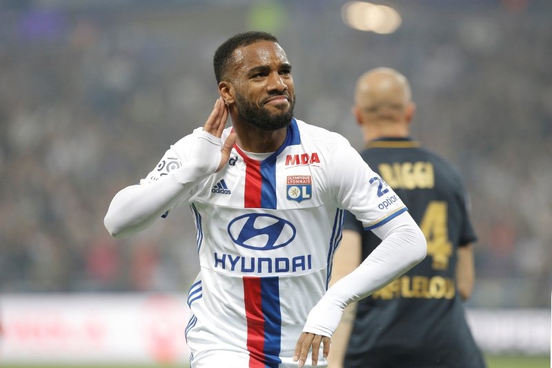 Fenerbahçe’den Lacazette bombası!