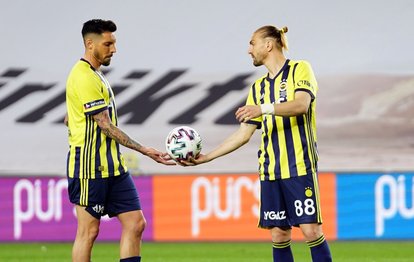 Son dakika spor haberi: Fenerbahçe - BB Erzurumspor maçında Jose Sosa golünü attı! 24 hafta sonra...