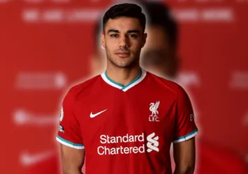 Ozan Kabak yeni takımının formasını giydi!