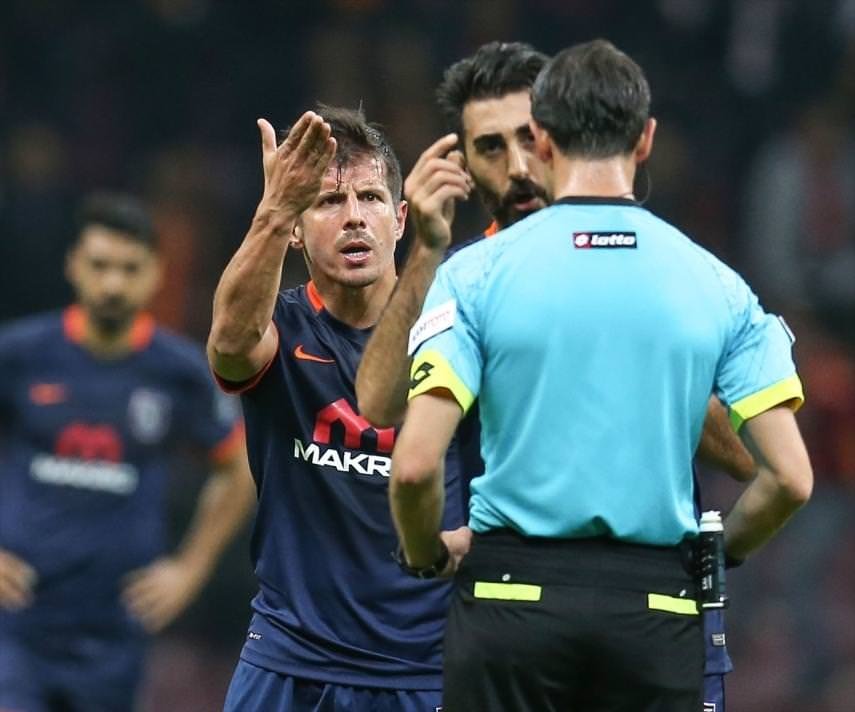 Süper Lig’e hakem hataları damga vurdu