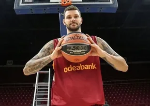 Galatasaray'ın yıldızı Micov geri dönüyor!