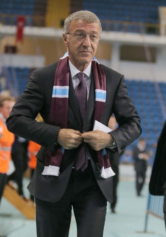 Ahmet Ağaoğlu kolları sıvadı!