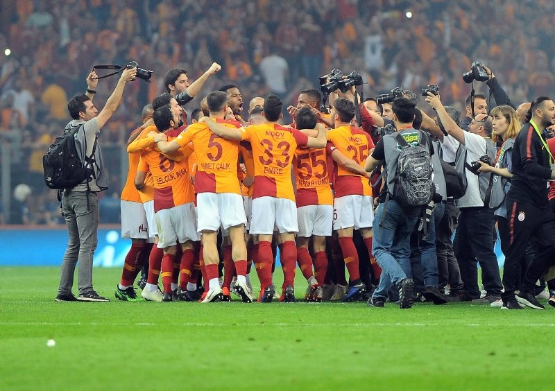 Galatasaray şampiyonluğu böyle kutladı! İşte görüntüler