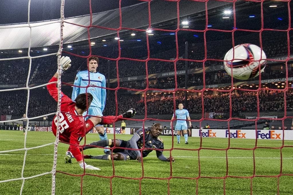 Feyenoord - Fenerbahçe mücadelesinden kareler