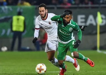 Hakan'lı Milan deplasmanda farklı kazandı