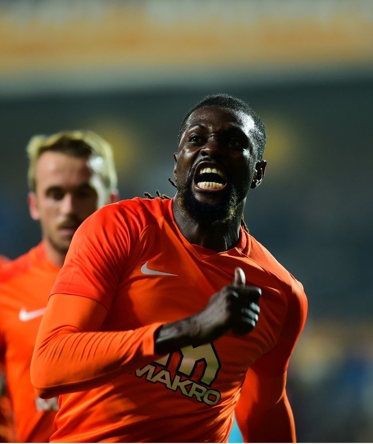 Adebayor’dan flaş itiraf!