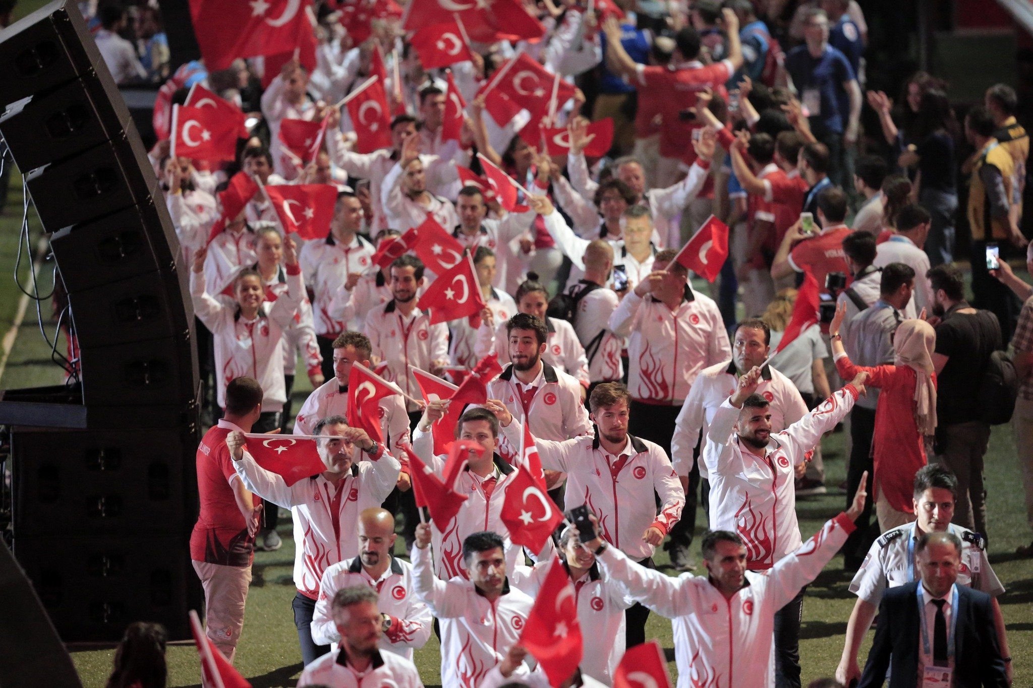 Yok böyle açılış!