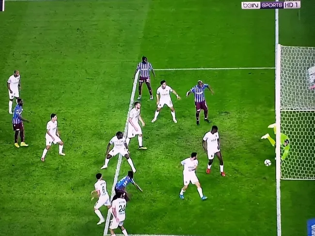 SON DAKİKA TRABZONSPOR HABERİ - Top çizgiyi geçti mi? İşte Alanyaspor maçının son anlarında yaşanan o pozisyon... - 2