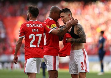 Portekiz'de şampiyon Benfica!