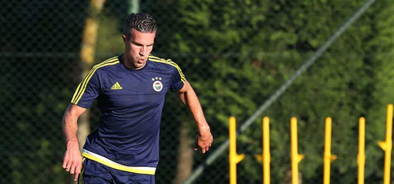 İngiliz kulüpleri Robin van Persie'nin peşinde